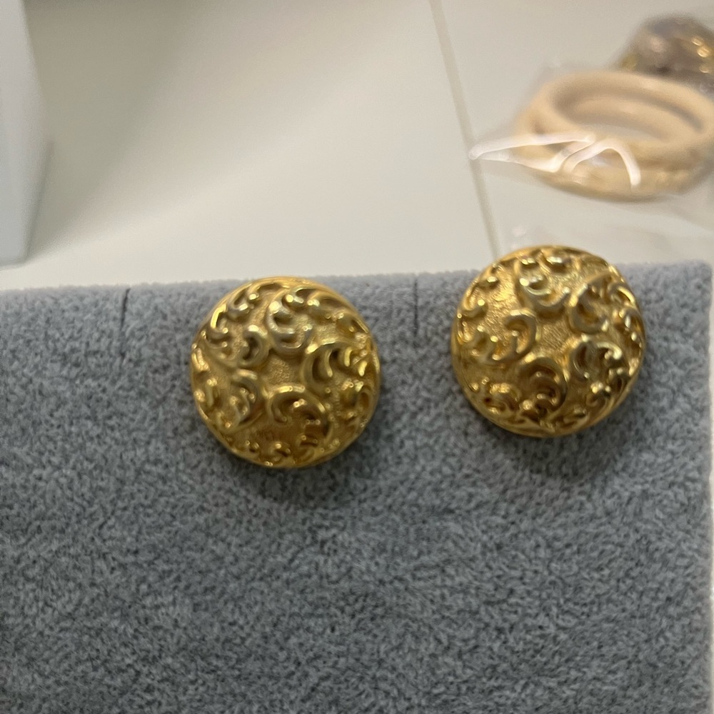 1980’s Button Earrings